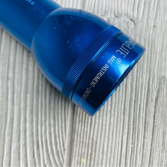 Mag- lite flashlight / torch blue proest works needs new bulb - Picture 3 of 3